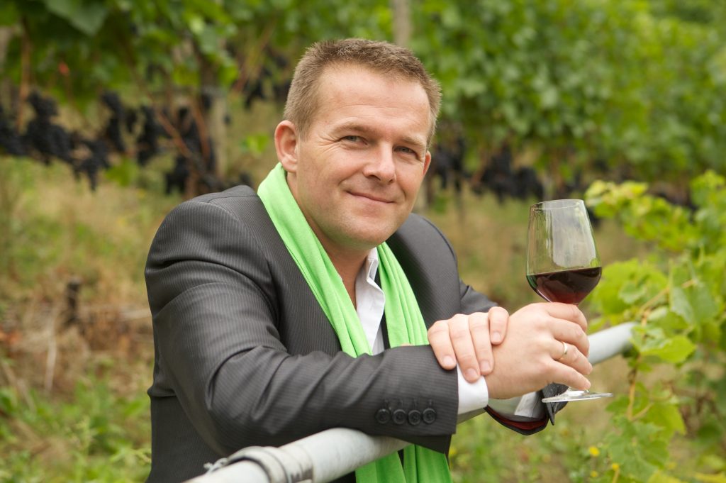 Weinkabarettist Ingo Konrads by Heupel
